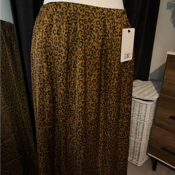 DR2 Animal Print Midi Skirt - Picture 5 of 5
